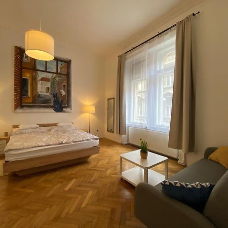 3 Bedrooms- Central Quarter Apartment Βουδαπέστη Εξωτερικό φωτογραφία