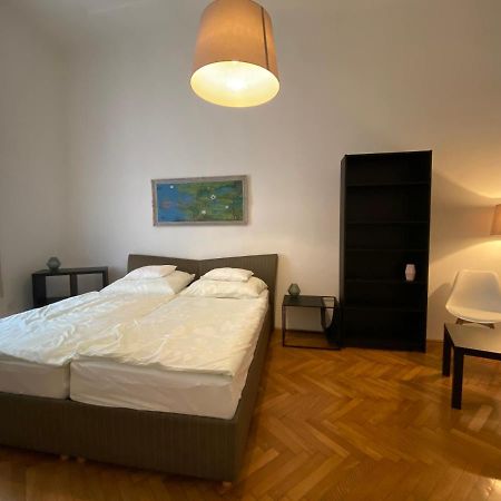 3 Bedrooms- Central Quarter Apartment Βουδαπέστη Εξωτερικό φωτογραφία