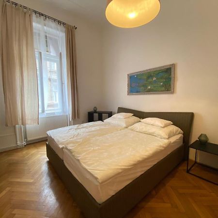 3 Bedrooms- Central Quarter Apartment Βουδαπέστη Εξωτερικό φωτογραφία