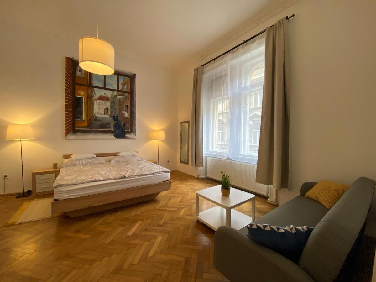 3 Bedrooms- Central Quarter Apartment Βουδαπέστη Εξωτερικό φωτογραφία