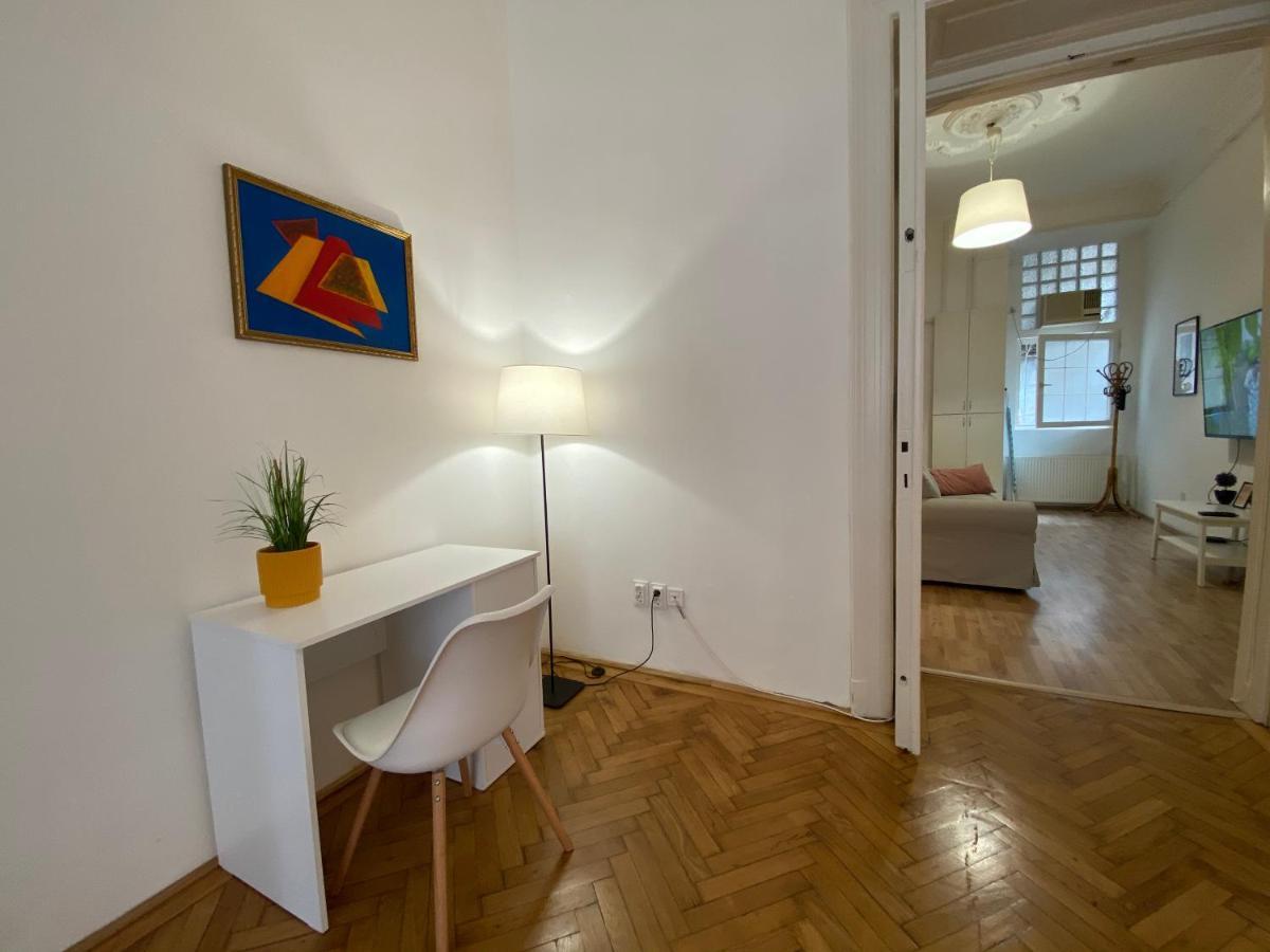 3 Bedrooms- Central Quarter Apartment Βουδαπέστη Εξωτερικό φωτογραφία